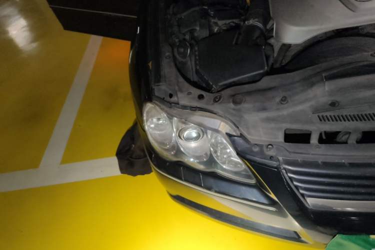 Used Toyota Reiz 2006 2.5S Right Front Headlight