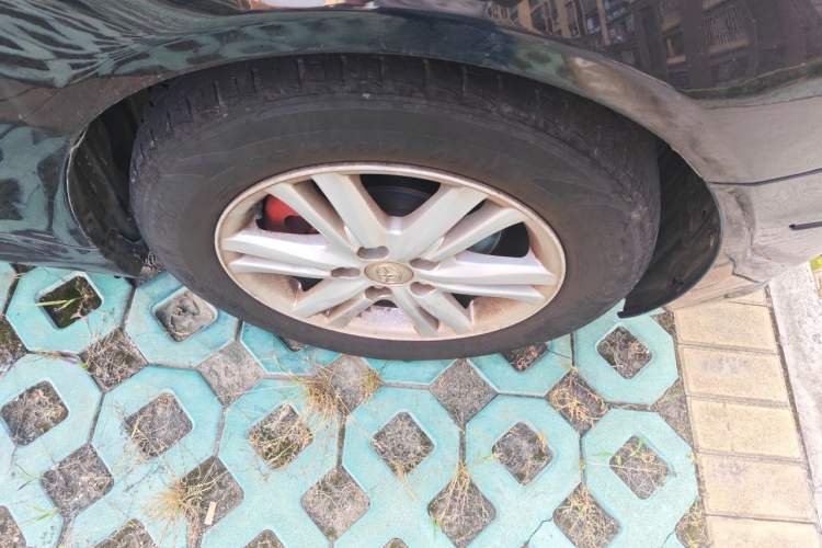 Used Toyota Reiz 2006 2.5V Right Front Wheel Hub