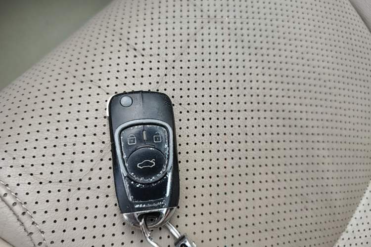 Used Toyota Reiz 2006 2.5S Special Edition Vehicle Key