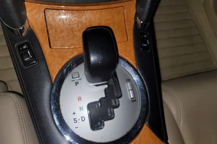 Used Toyota Reiz 2006 2.5V Gear Lever