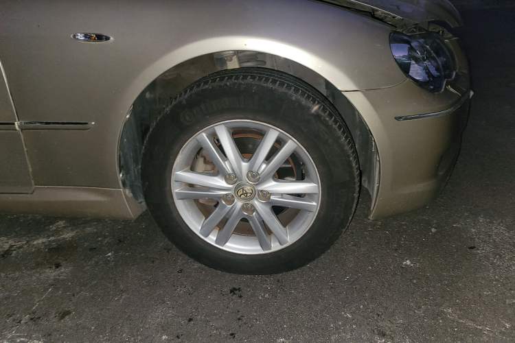 Used Toyota Reiz 2006 2.5V Right Front Wheel Hub