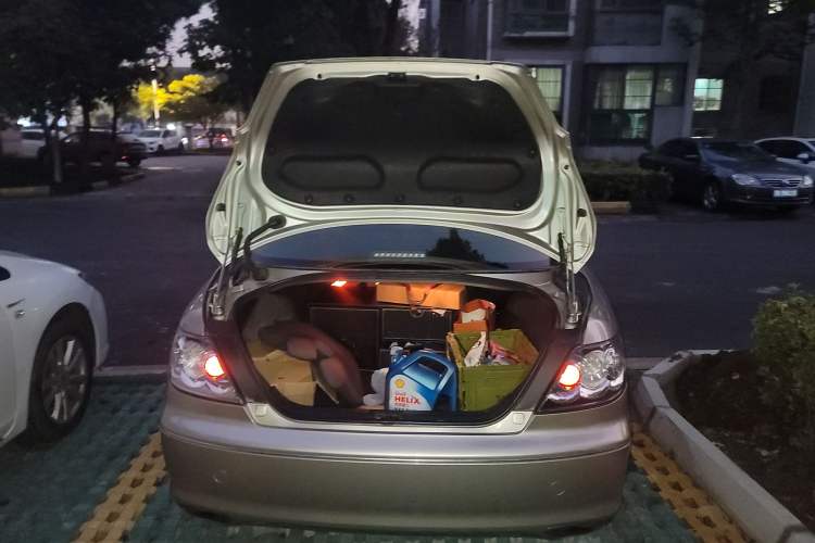 Used Toyota Reiz 2006 2.5V Trunk