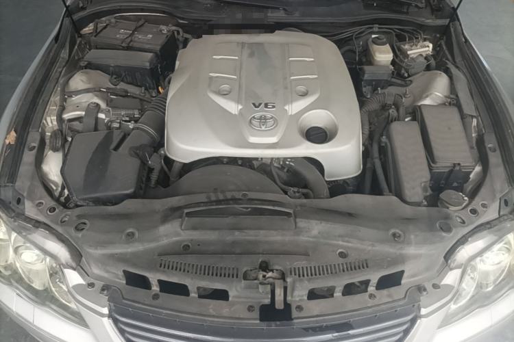 Used Toyota Reiz 2006 2.5S Special Edition Engine Bay