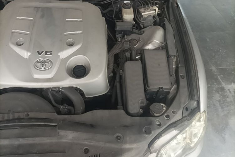 Used Toyota Reiz 2006 2.5S Special Edition Engine Bay Left