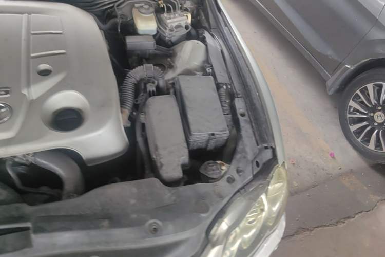 Used Toyota Reiz 2006 2.5V Engine Bay Left