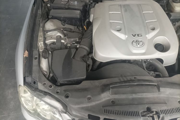 Used Toyota Reiz 2006 2.5S Special Edition Engine Bay Right