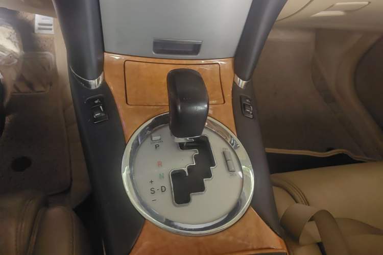 Used Toyota Reiz 2006 2.5V Gear Lever