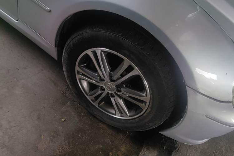 Used Toyota Reiz 2006 2.5V Right Front Wheel Hub