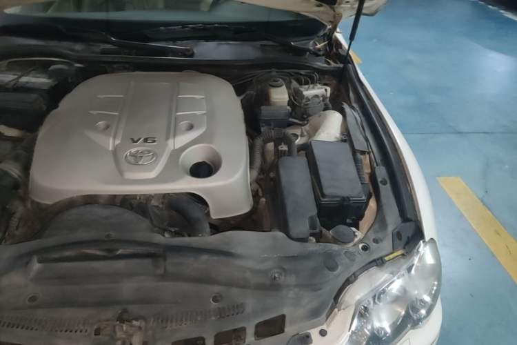 Used Toyota Reiz 2006 2.5V Engine Bay Left