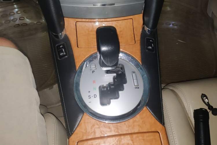 Used Toyota Reiz 2006 2.5V Gear Lever