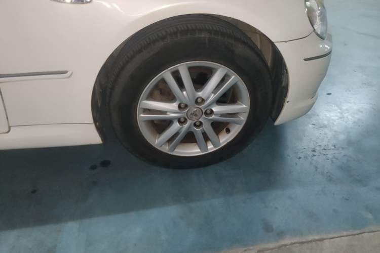 Used Toyota Reiz 2006 2.5V Right Front Wheel Hub