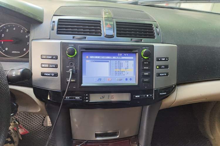 Used Toyota Reiz 2007 2.5S Leather Sunroof Version Audio And AC Panel
