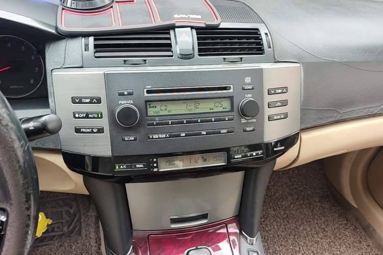 Used Toyota Reiz 2007 2.5S Leather Sunroof Version Audio And AC Panel