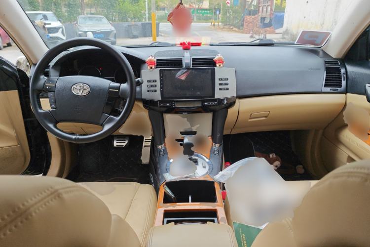 Used Toyota Reiz 2007 2.5S with Sunroof Center Console