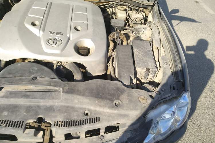 Used Toyota Reiz 2007 2.5S Engine Bay Left