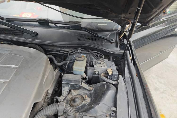 Used Toyota Reiz 2007 2.5S with Sunroof Engine Bay Left