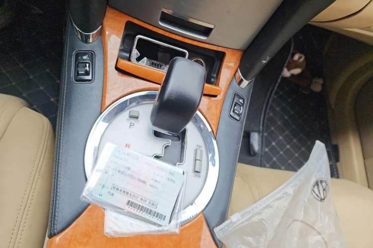 Used Toyota Reiz 2007 2.5S with Sunroof Gear Lever