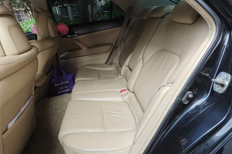 Used Toyota Reiz 2007 2.5S Leather Sunroof Version Left Rear Seat
