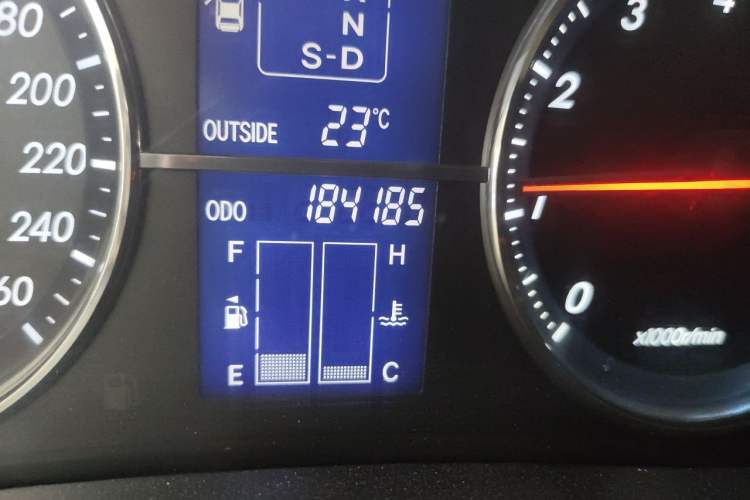 Used Toyota Reiz 2007 2.5S Leather Sunroof Version Odometer Close Up