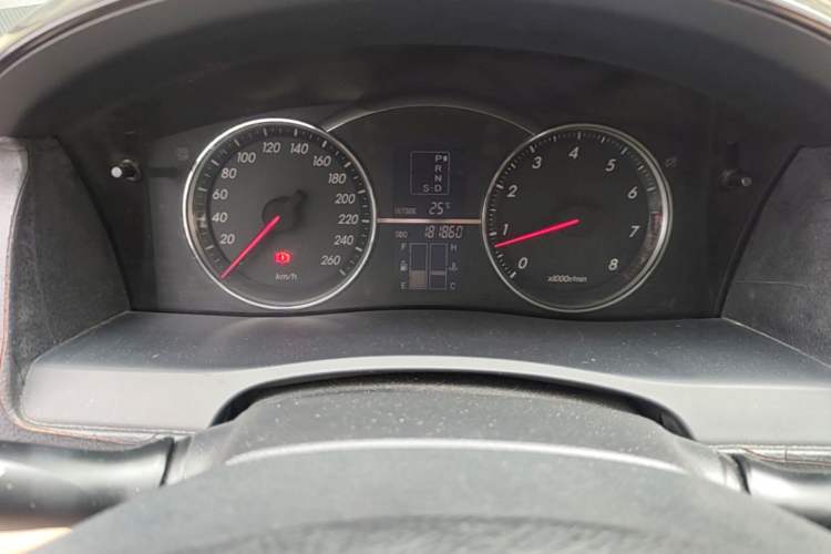 Used Toyota Reiz 2007 2.5S Leather Sunroof Version Odometer Close Up