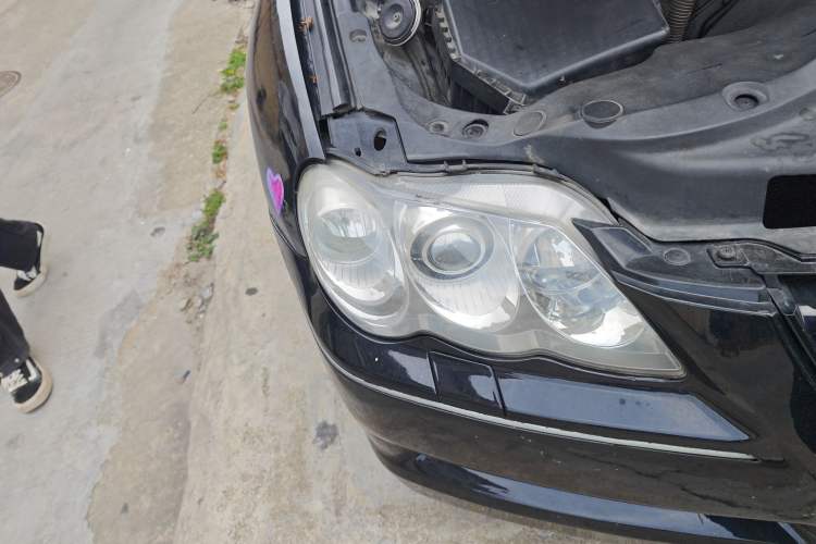 Used Toyota Reiz 2007 2.5S with Sunroof Right Front Headlight