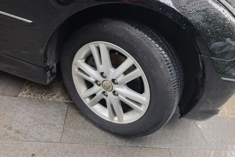 Used Toyota Reiz 2007 2.5S Leather Sunroof Version Right Front Wheel Hub
