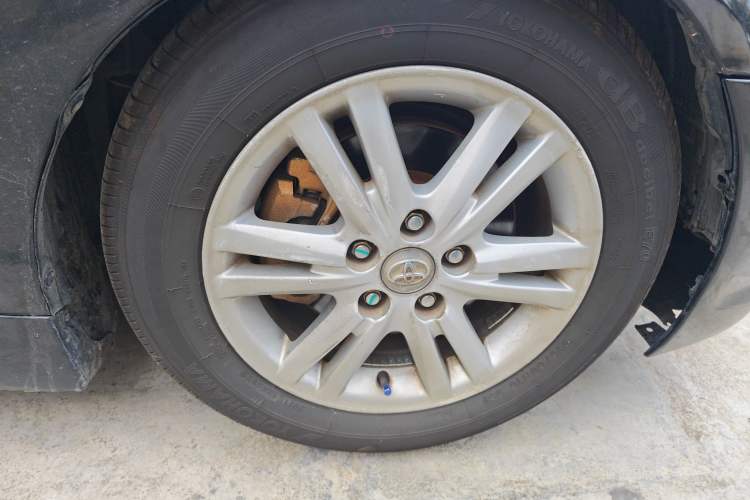 Used Toyota Reiz 2007 2.5S with Sunroof Right Front Wheel Hub