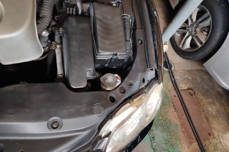Used Toyota Reiz 2007 2.5S Engine Bay Left
