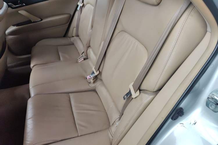 Used Toyota Reiz 2007 2.5S Leather Sunroof Version Left Rear Seat