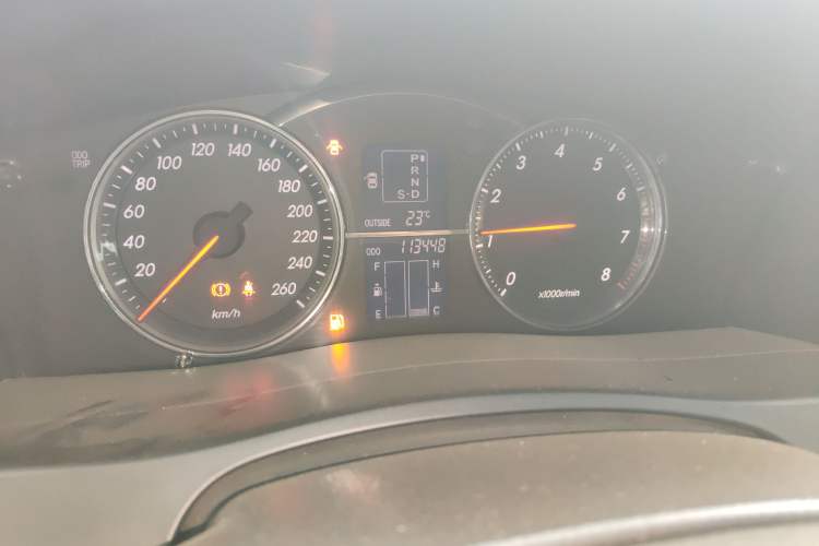 Used Toyota Reiz 2007 2.5S Leather Sunroof Version Odometer Close Up