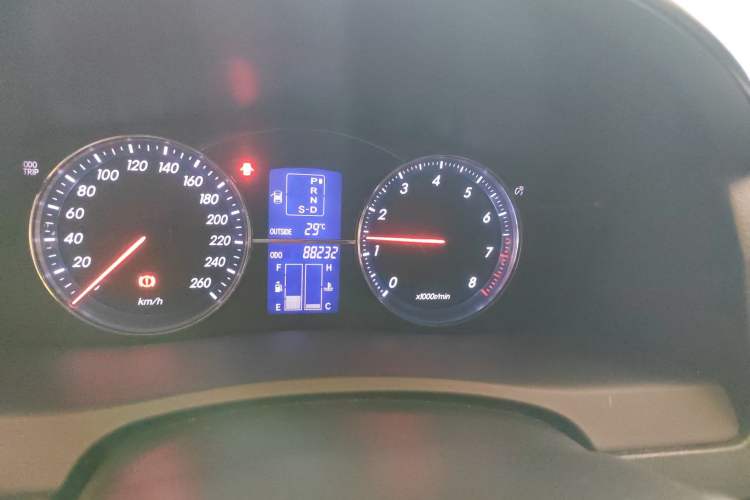 Used Toyota Reiz 2007 2.5S Odometer Close Up