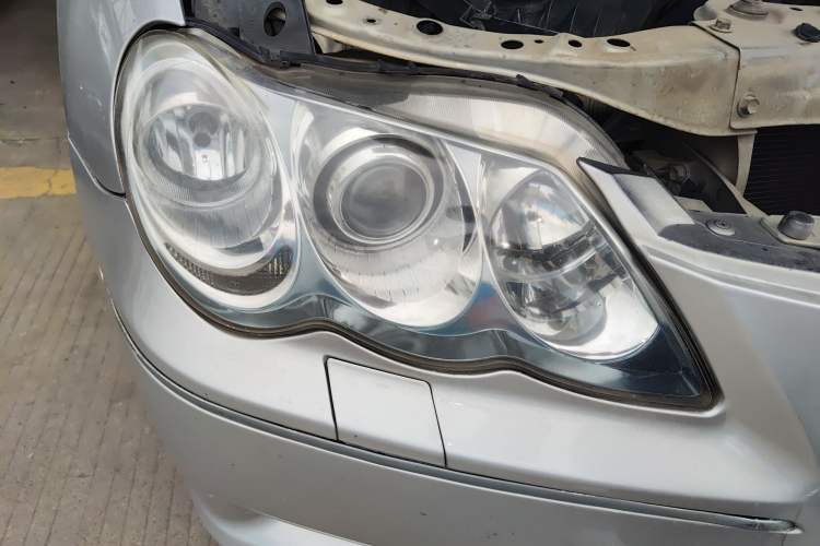 Used Toyota Reiz 2007 2.5S Leather Sunroof Version Right Front Headlight