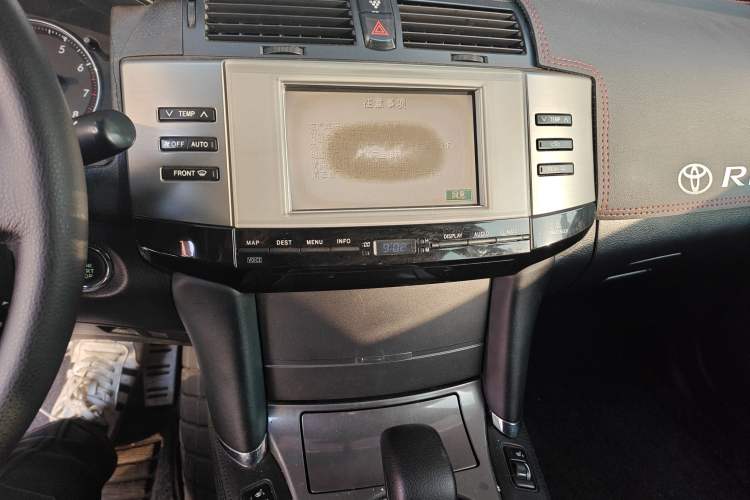 Used Toyota Reiz 2007 3.0V Super Sport Edition Audio And AC Panel