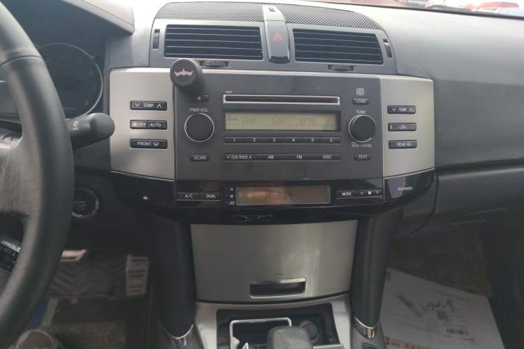 Used Toyota Reiz 2007 2.5V Super Sport Edition Audio And AC Panel