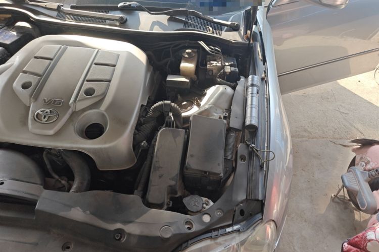 Used Toyota Reiz 2007 3.0V Super Sport Edition Engine Bay Left