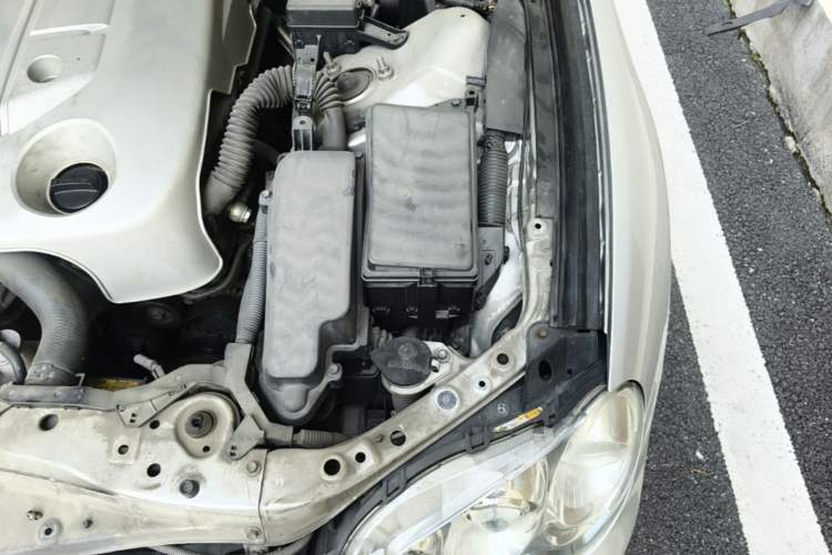 Used Toyota Reiz 2007 2.5S with Sunroof Engine Bay Left
