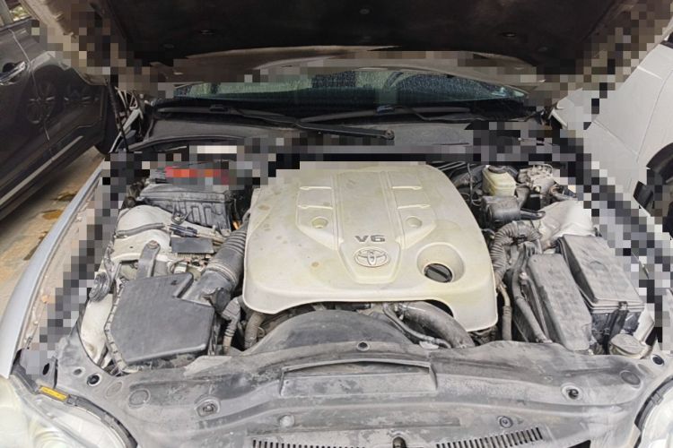 Used Toyota Reiz 2007 2.5S with Sunroof Engine Bay