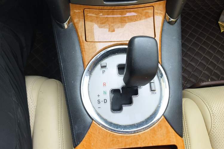 Used Toyota Reiz 2007 2.5S with Sunroof Gear Lever