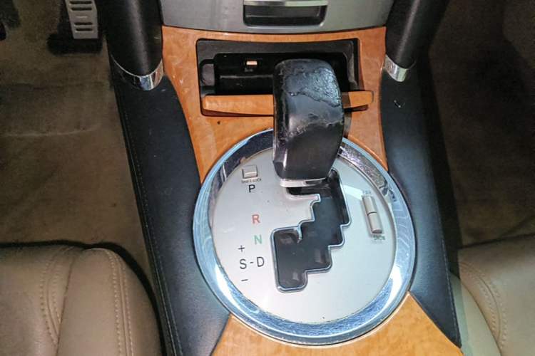 Used Toyota Reiz 2007 2.5S with Sunroof Gear Lever