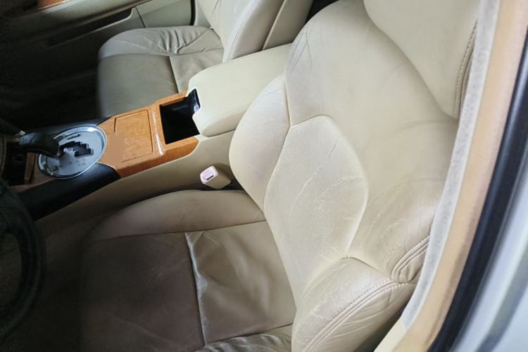 Used Toyota Reiz 2007 2.5S with Sunroof Left Front Seat