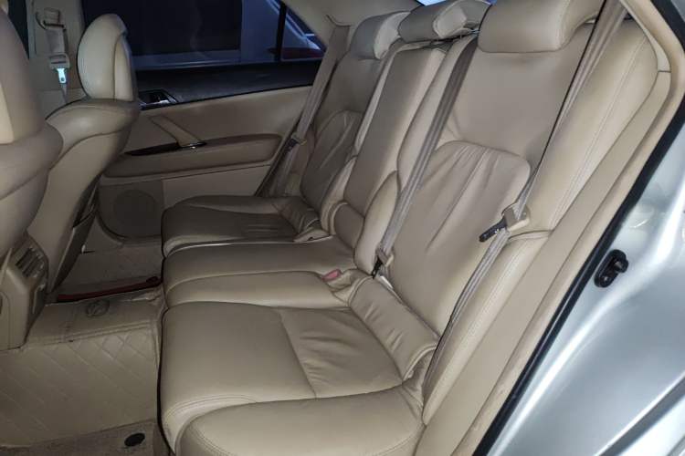 Used Toyota Reiz 2007 2.5S Leather Sunroof Version Left Rear Seat