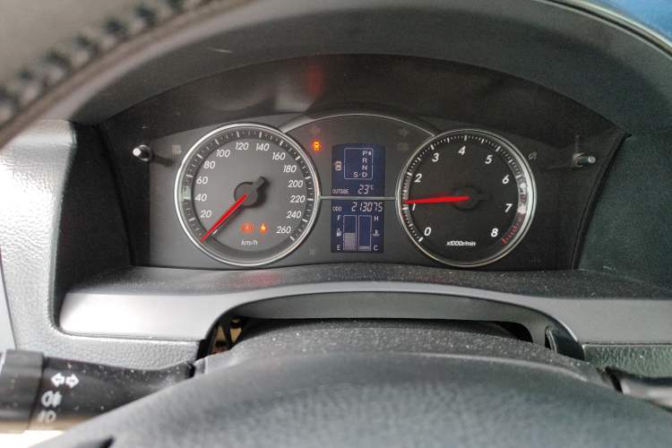 Used Toyota Reiz 2007 2.5S Leather Sunroof Version Odometer Close Up