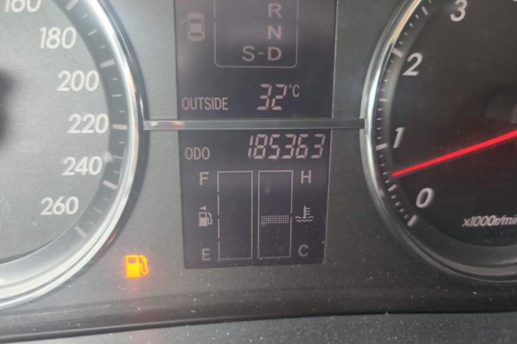 Used Toyota Reiz 2007 2.5S Leather Sunroof Version Odometer Close Up