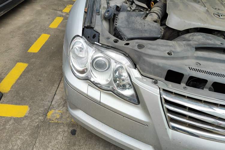Used Toyota Reiz 2007 2.5S Leather Sunroof Version Right Front Headlight