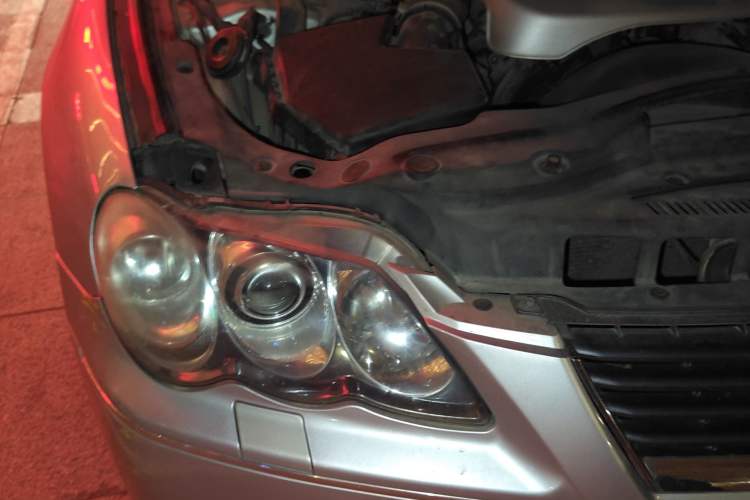 Used Toyota Reiz 2007 2.5S with Sunroof Right Front Headlight