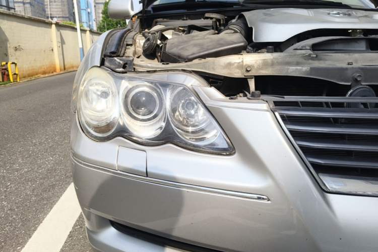 Used Toyota Reiz 2007 2.5S with Sunroof Right Front Headlight