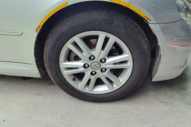 Used Toyota Reiz 2007 2.5S with Sunroof Right Front Wheel Hub