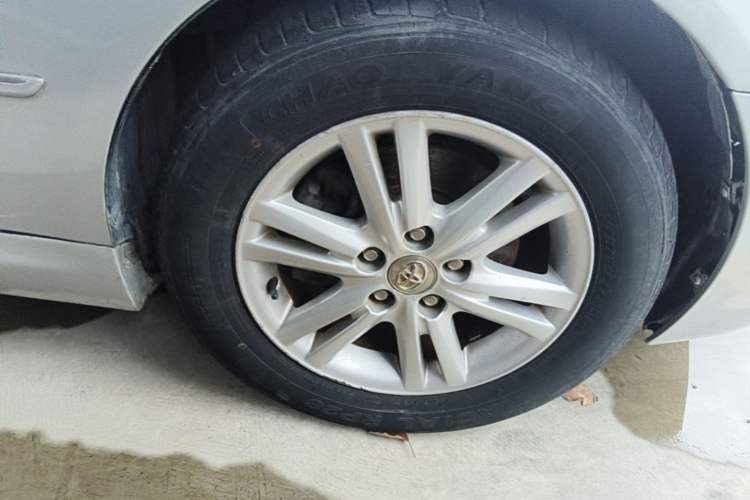 Used Toyota Reiz 2007 2.5S with Sunroof Right Front Wheel Hub