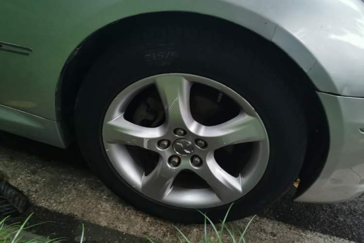 Used Toyota Reiz 2007 2.5V Super Sport Edition Right Front Wheel Hub