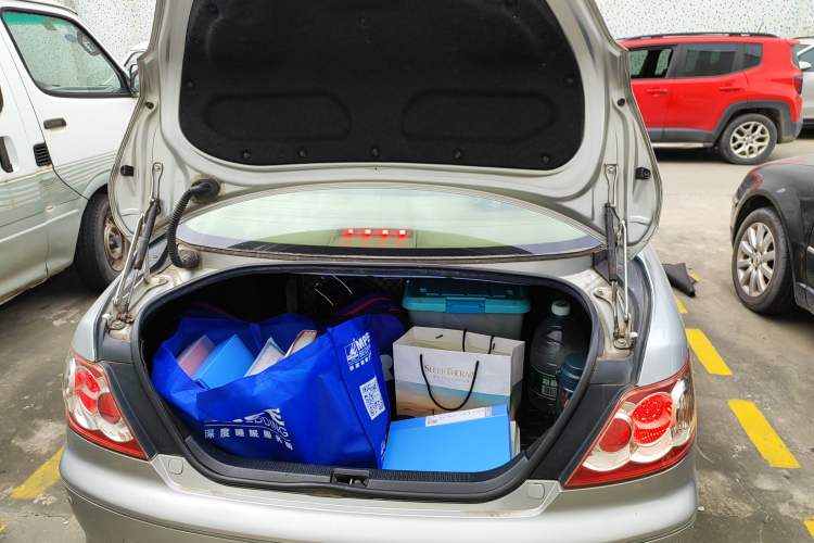Used Toyota Reiz 2007 2.5S Leather Sunroof Version Trunk